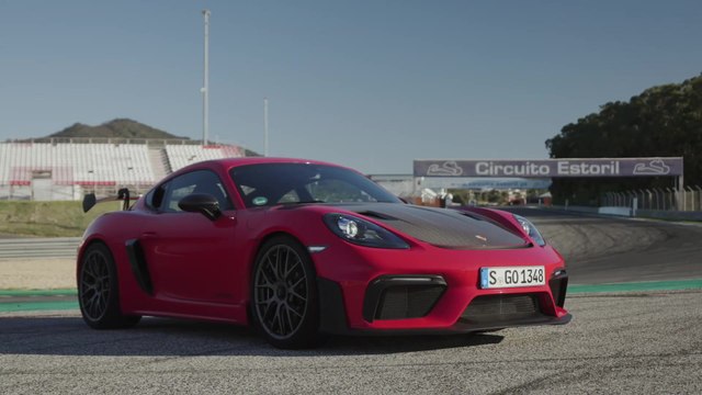 The new Porsche 718 Cayman GT4 RS Exterior Design in Red