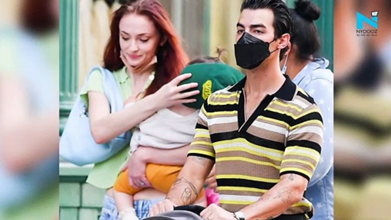 Sophie Turner's pregnancy rumours confirmed, actress flaunts baby bump in bikini