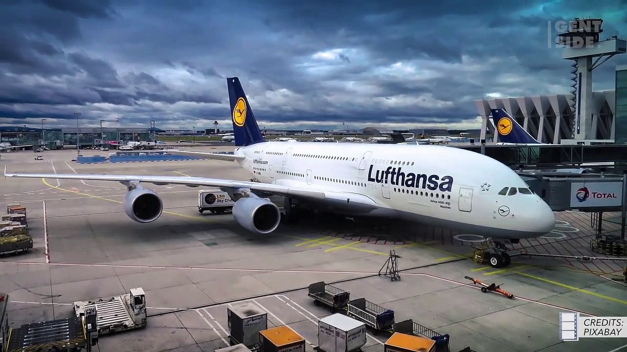 Für ein Date mit der Stewardess riskiert Fluggast das Leben der Passagiere