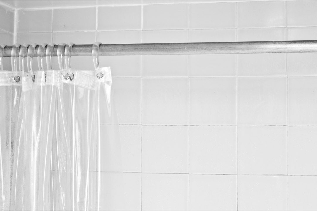 Wundermittel: Damit wird euer Duschvorhang richtig sauber