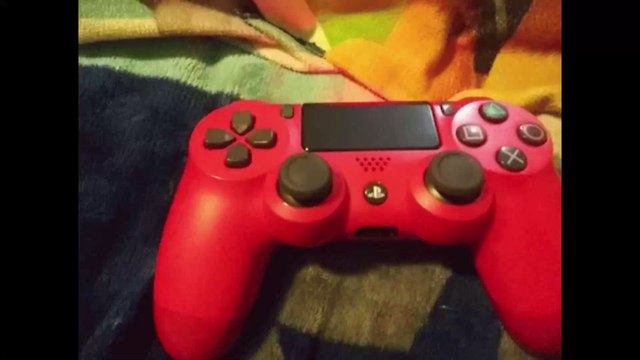 PS5 : les manettes Dualshock 4 compatibles avec la PS5, mais pas ses jeux