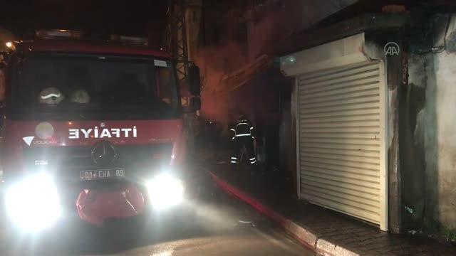 Ekmek teknesinin yanışını gözyaşı dökerek izledi