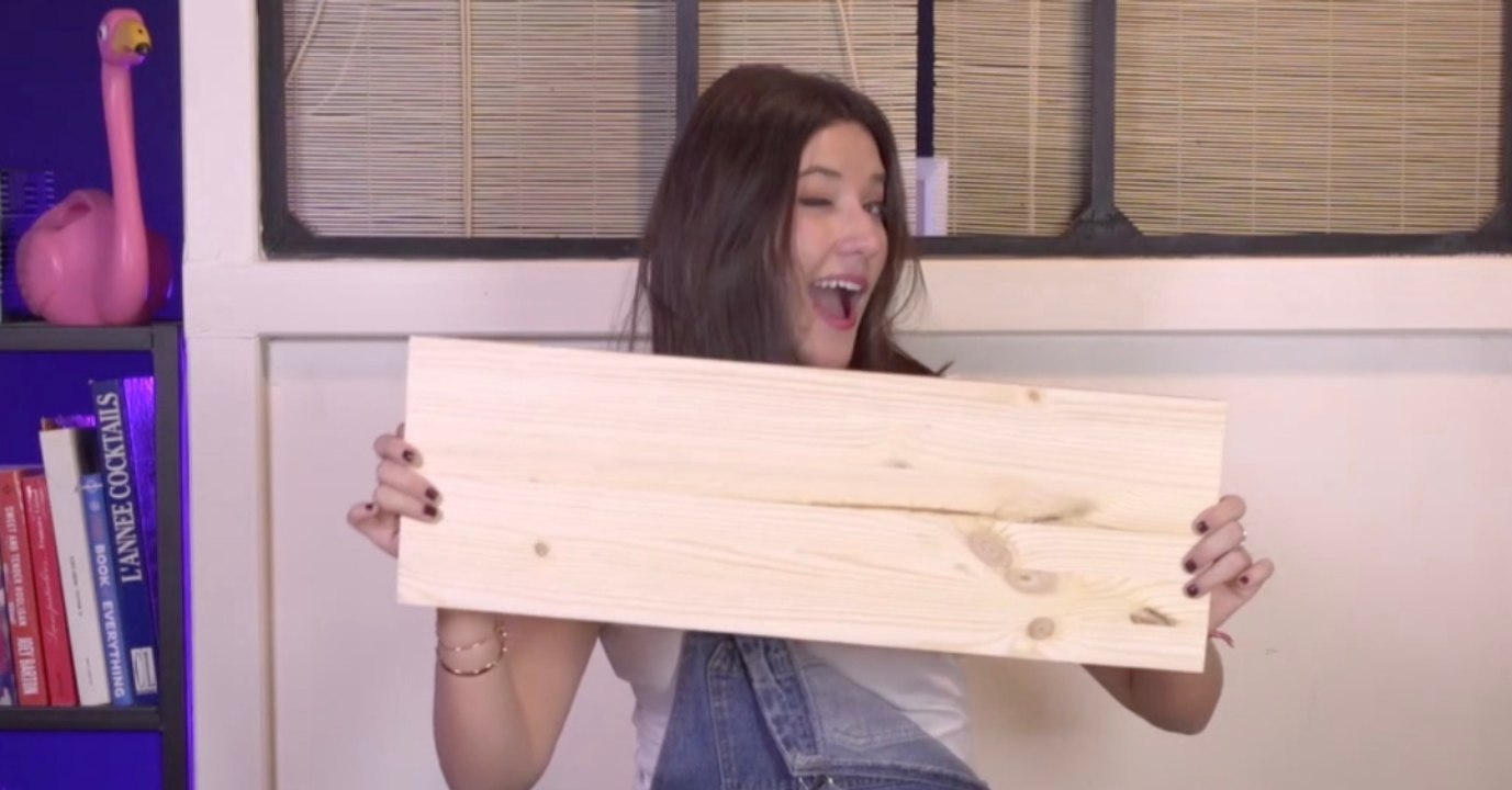 DIY: So kannst du aus einem einfachen Holzbrett eine originelle Deko basteln