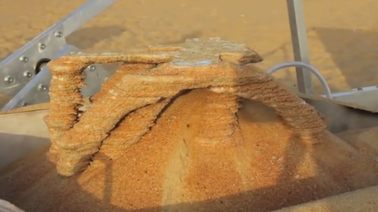 L'extraordinaire imprimante 3D qui fabrique des objets à l'aide du soleil et de sable
