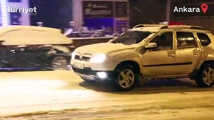 Ankara'da yoğun kar: Her yer beyaza büründü!