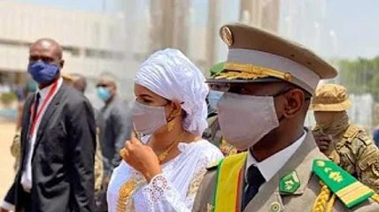 Découvrez la nouvelle première belle dame du mali.