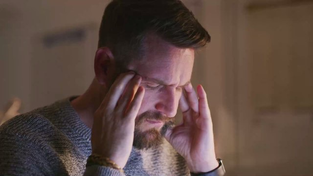 Migraine? Get rid of your headache with a ballpoint pen