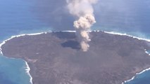 L'île volcanique apparue au large du Japon ne cesse de grossir