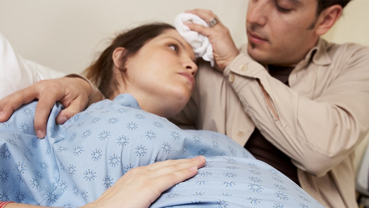 Paar kommt im Kreißsaal auf verrückte Idee, dann geht alles ganz schnell