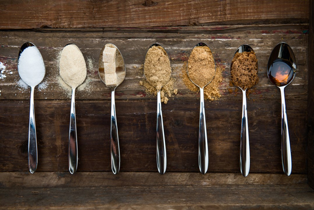 Mit diesen leckeren Lebensmitteln kannst du weißen Zucker ersetzen