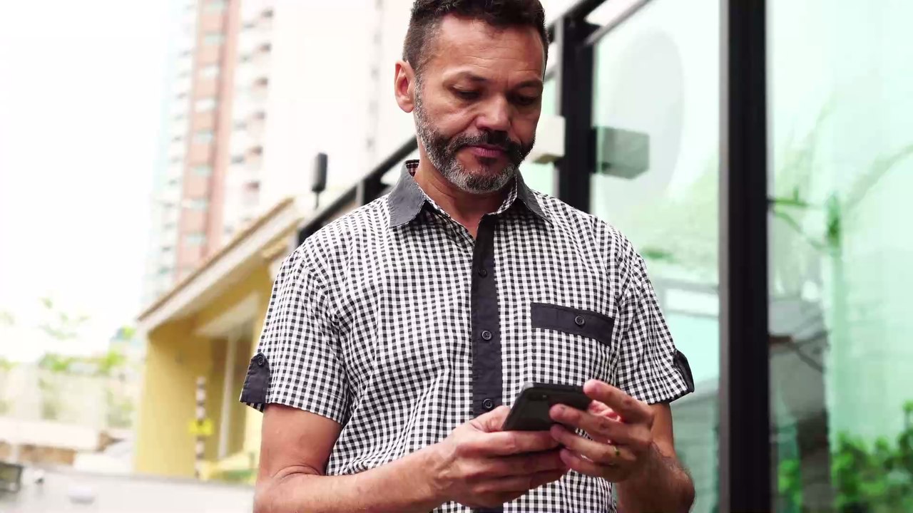 Mit diesem Hausmittel lassen sich Kratzer aus dem Handy-Display ganz leicht entfernen