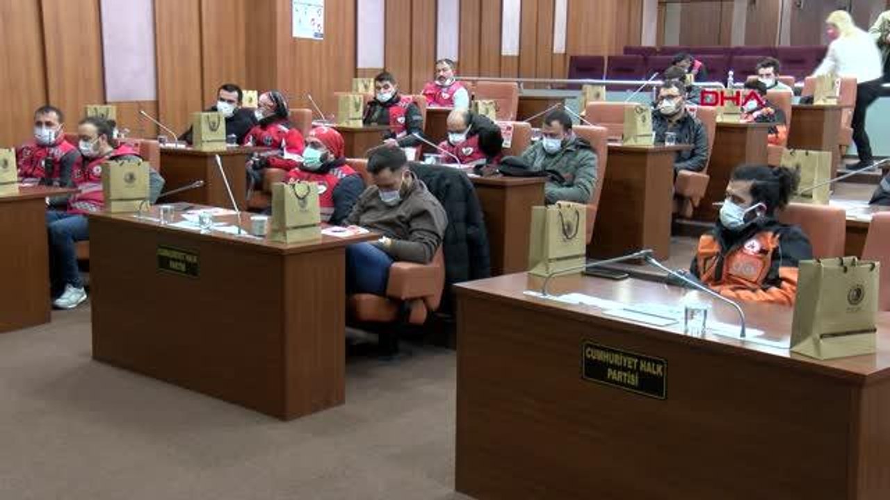 İSTANBUL-KARTAL'DA MOTORLU KURYELKARTAL'DA MOTORLU KURYELERE İLK YARDIM EĞİTİMİ VERİLDİERE İLK YARDIM EĞİTİMİ VERİLDİ