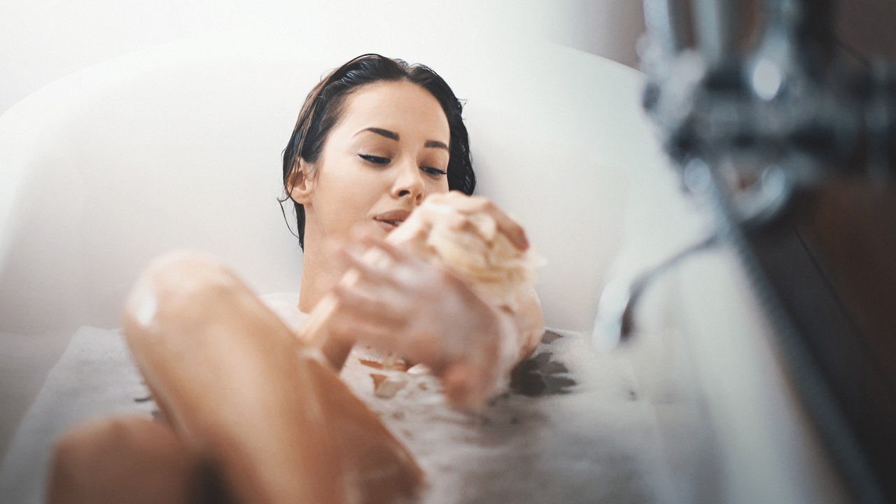 Ekelig: Diesen Körperbereich vergessen die meisten Leute zu waschen