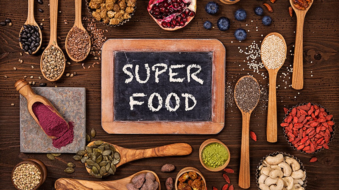 Superfood: Mit diesen Lebensmitteln isst du dich gesund