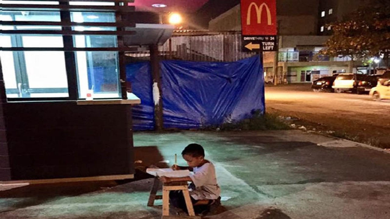 Wie ein Foto das Leben eines kleinen Jungen für immer verändert