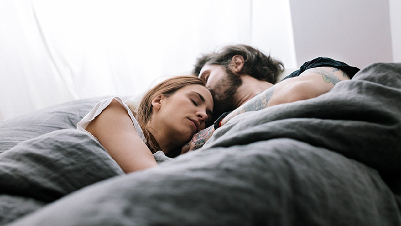 Auf dieser Seite solltest du nachts nicht schlafen, sonst gefährdest du deine Gesundheit