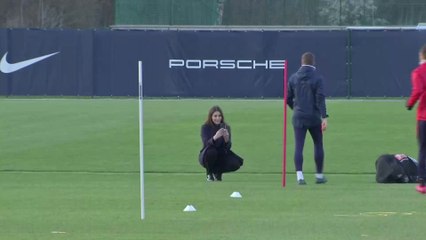 Unsolidarisch: Mesut Özil will nicht auf vollen Wochenlohn von 400.000 Euro verzichten