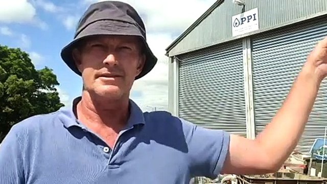 Clean-up after QLD floods halted as floodwaters rise again