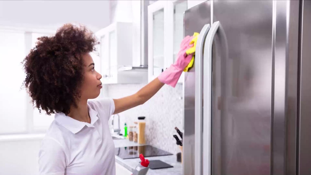 How to Clean a Refrigerator