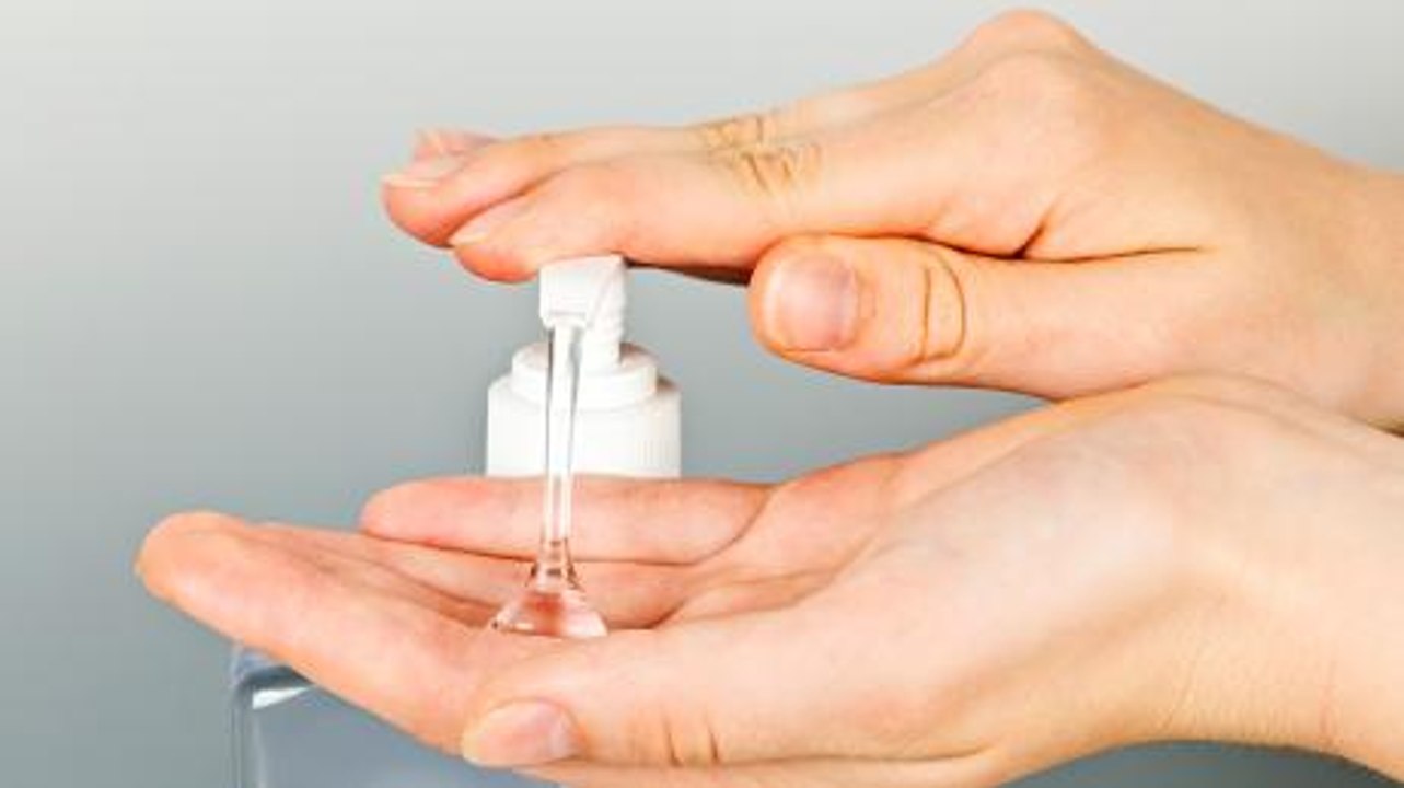 Seife und antibakterielles Gel: So einfach könnt ihr die Kosmetika selber machen!