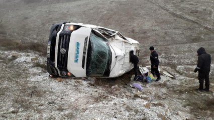 Bilecik’te seramik fabrikası işçilerinin servisi devrildi: 6 yaralı