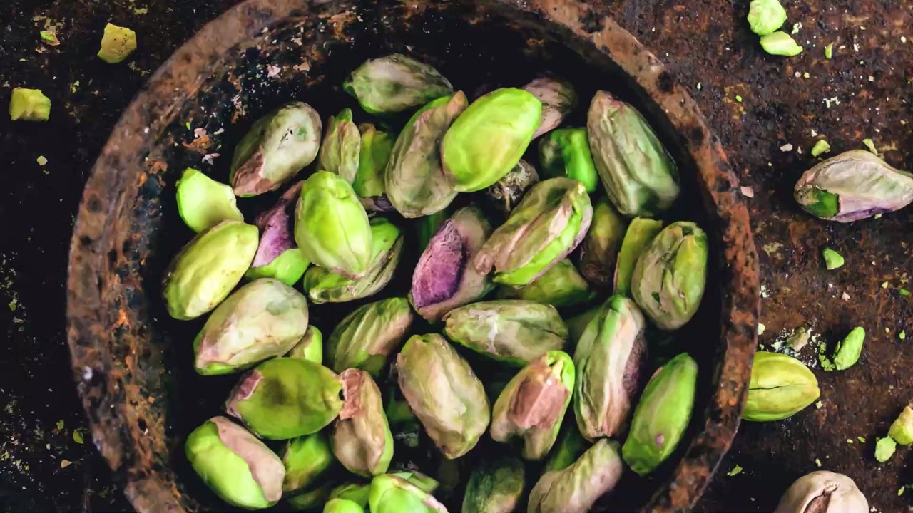 There’s a Surprising Benefit to Eating Pistachios Before Bed video
