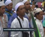 Muslims groups protest against Jakarta governor