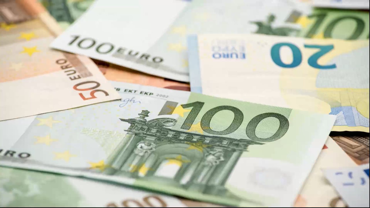 Betrugsmasche: Darauf solltet ihr beim Geldabheben achten!