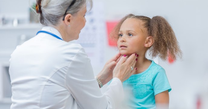 Angine blanche : symptômes, traitement, durée, contagion, comment la soigner ?