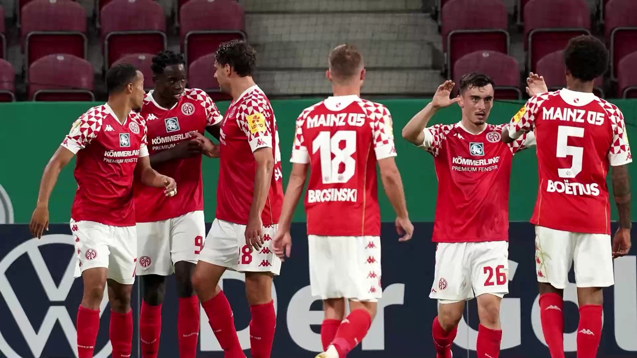 Nach Suspendierung von Szalai: Mainz 05-Spieler verweigern Training