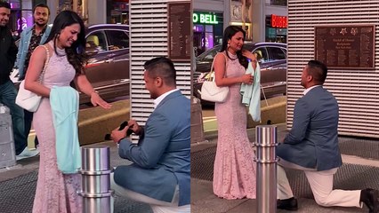 'Man surprises girlfriend with EPIC billboard proposal in Manhattan, NYC'