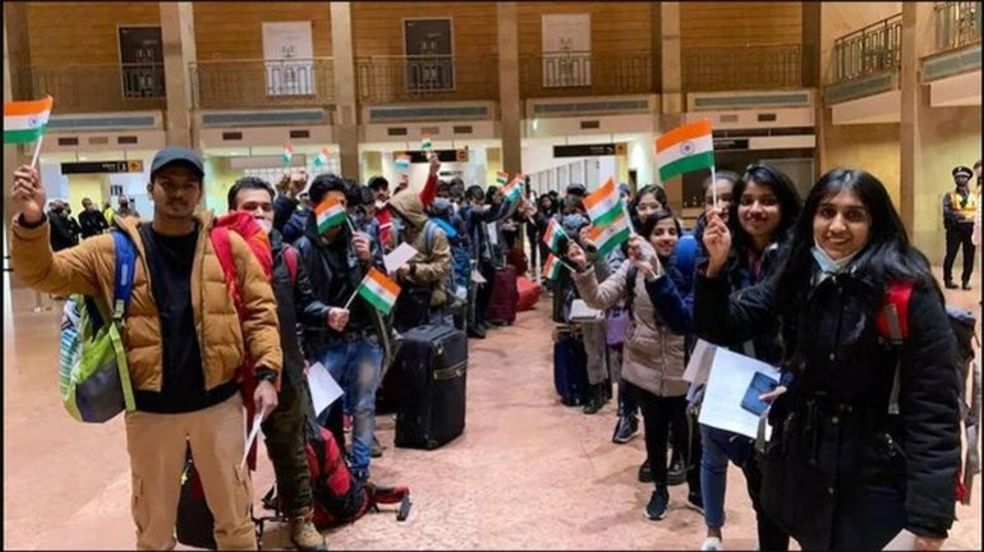 ⁣Operation ganga, Russia-Ukraine war casualties, Ukrainians pick up arms, more