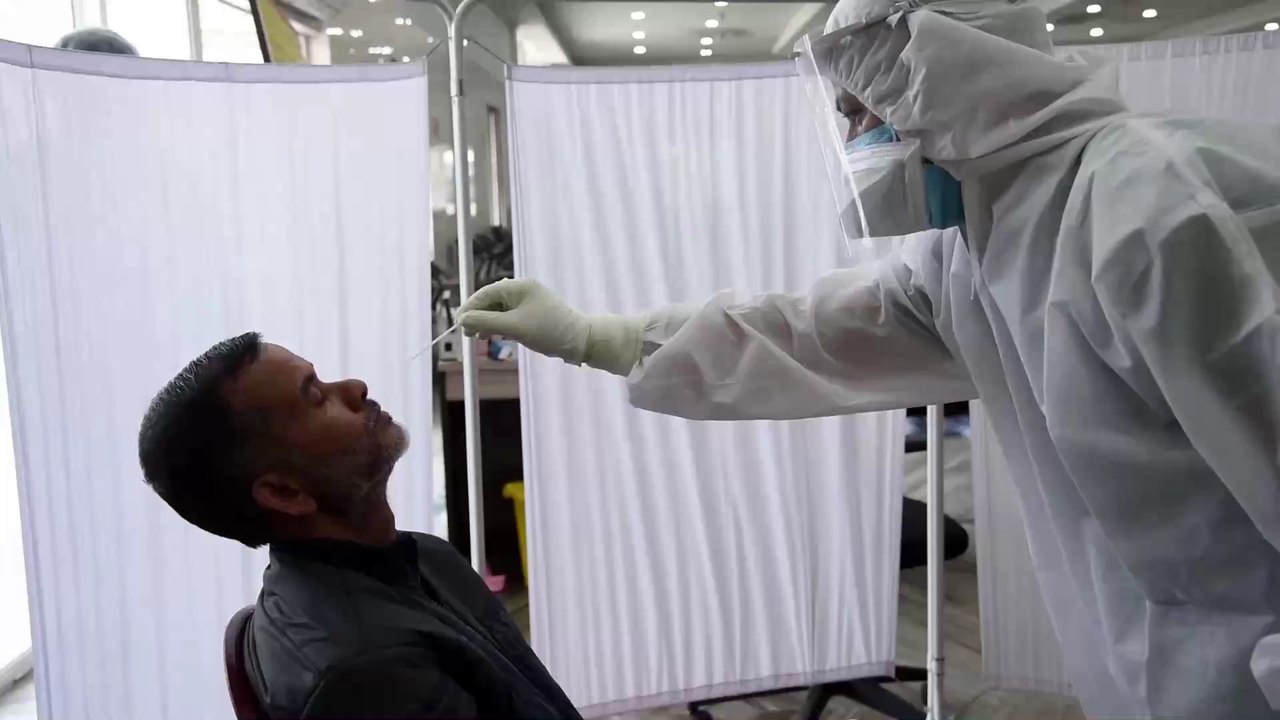 Erster Fall: Dieser Mann erkrankt an COVID-19, weißt aber keines der üblichen Symptome auf