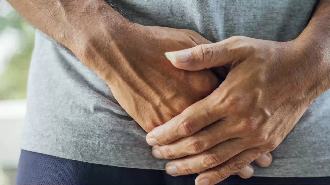 Hodenschmerzen sind neues Corona-Symptom: Macht Covid-19 unfruchtbar?