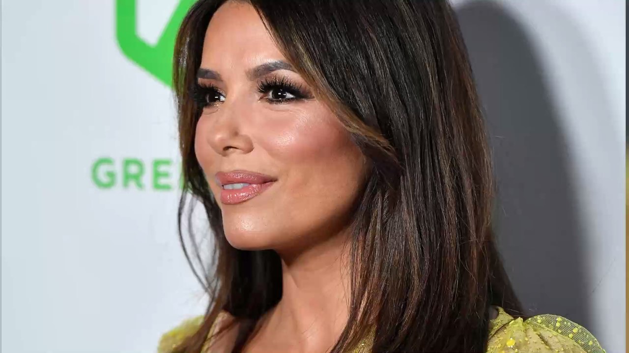 Eva Longoria enthüllt neue Seite von sich in geld-goldenem Kleid