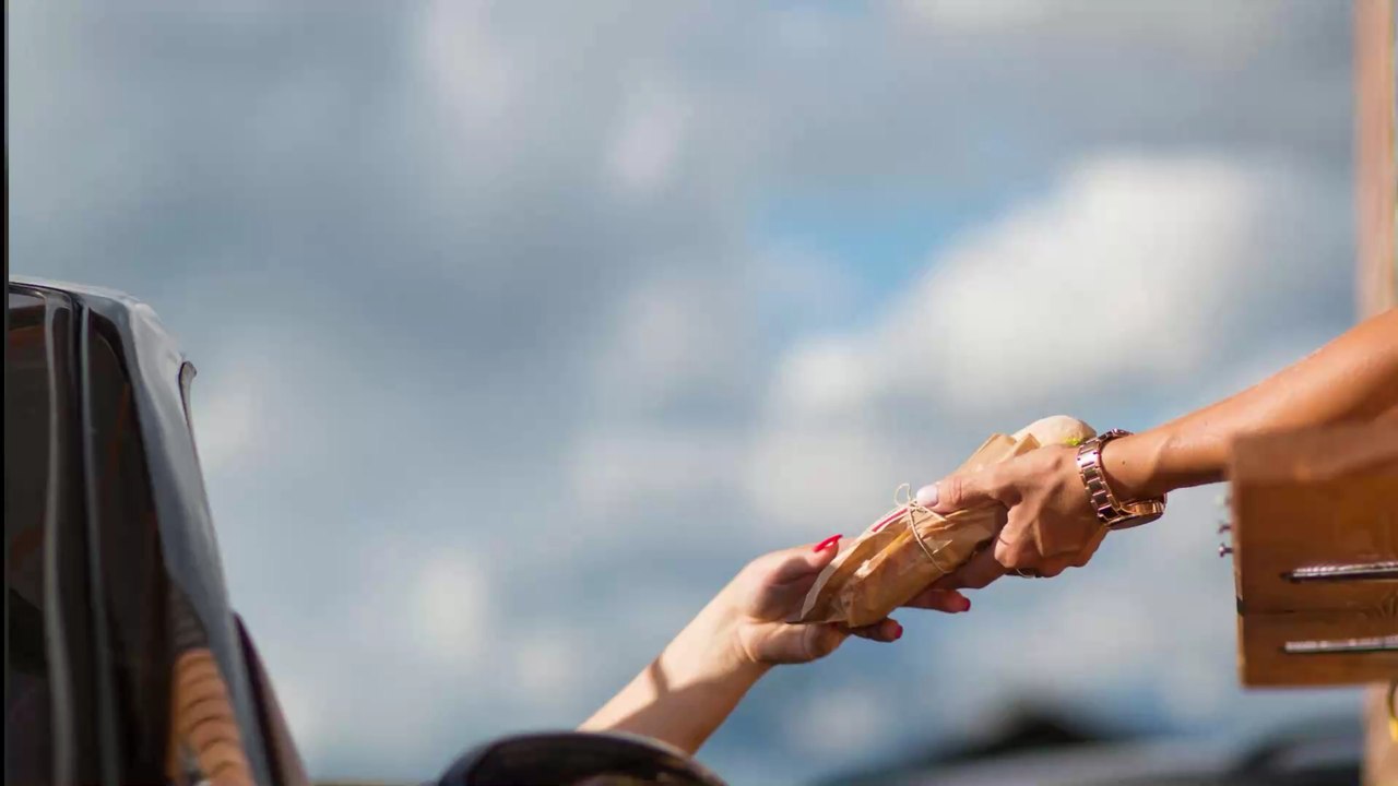 Fehler bei McDonald’s-Bestellung: Kundin rastet total aus (Video)!