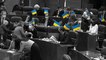 Vox coloca banderas de Ucrania en la Asamblea