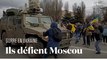 Des Ukrainiens manifestent contre la présence des soldats russes à Melitopol