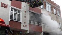 Arnavutköy'de apartmanın çatı katında korkutan yangın