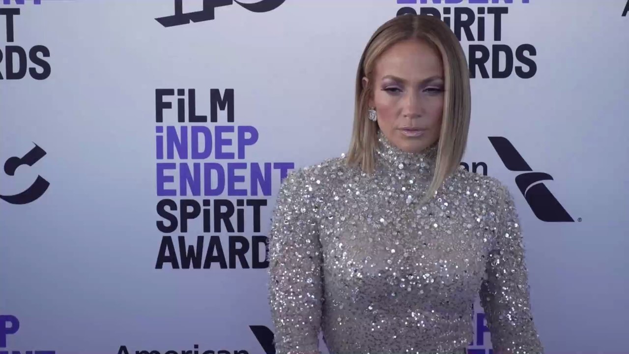 Abstecher in die 90er: Jennifer Lopez beeindruckt mit Vintage-Frisur