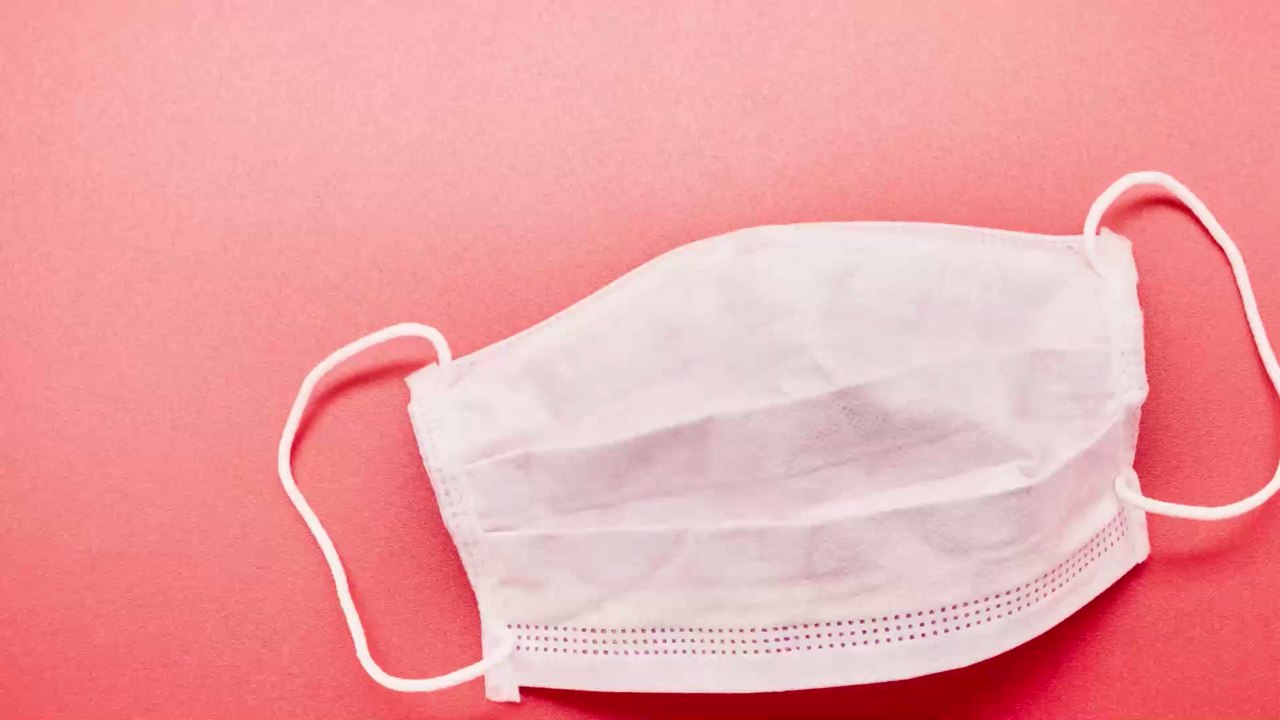 Covid-19: Sollten wir beim Sex einen Mundschutz tragen?