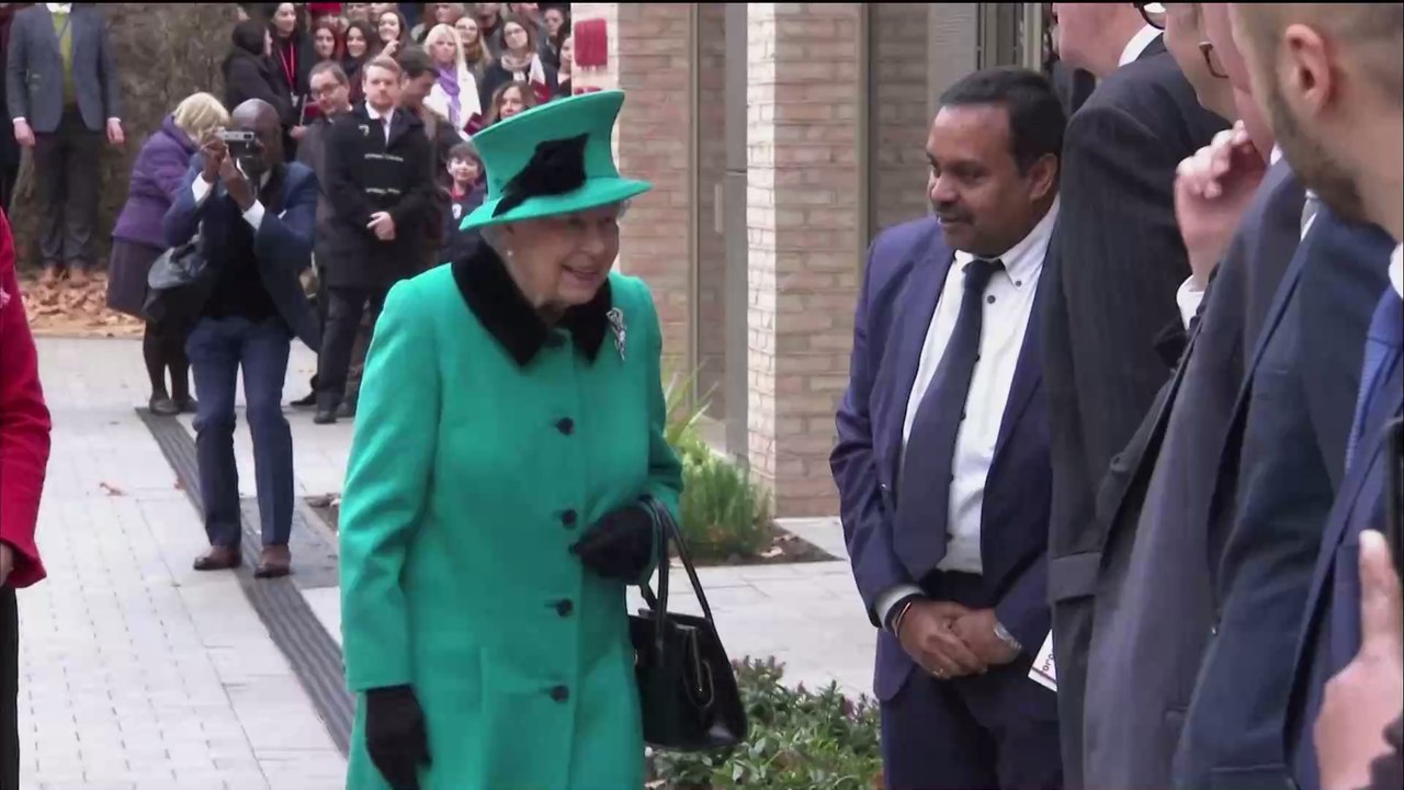 Bewegende worte: queen elizabeth erinnert in corona-rede an ihre schwester margaret
