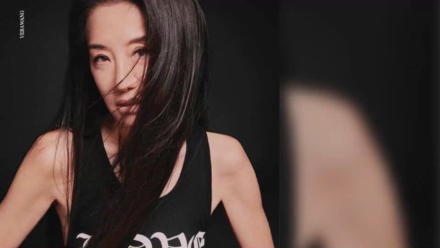 This famous 70-year-old fashion designer looks like she's 20!