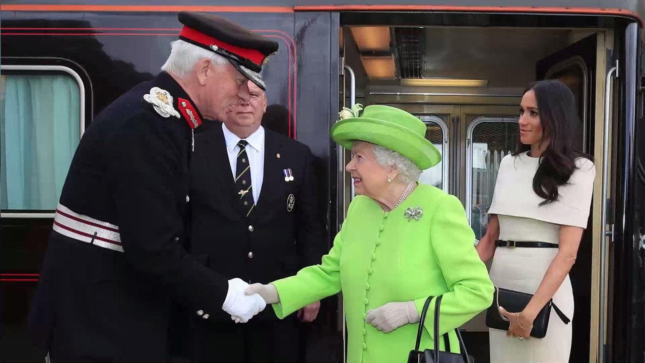 Neue Sorgen für Elizabeth II.: Prinz Andrew wird in Netflix-Doku schwer belastet