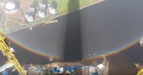Un étonnant arc-en-ciel circulaire filmé depuis une grue en Russie