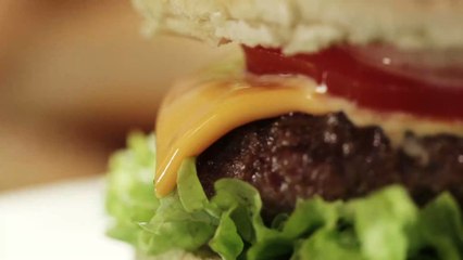 Aldi-Kundin findet eine eklige Überraschung in ihrem Burger