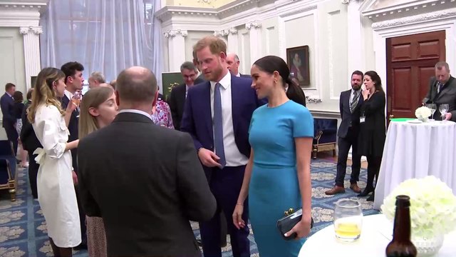 Süchtig nach Ruhm : Meghan Markle soll Harry nur als Accessoire benutzen