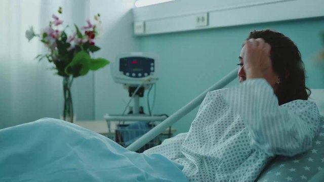 Mutter leidet nach Geburt an extremer Inkontinenz: Dann ändert ein Kleidungsstück ihr Leben komplett