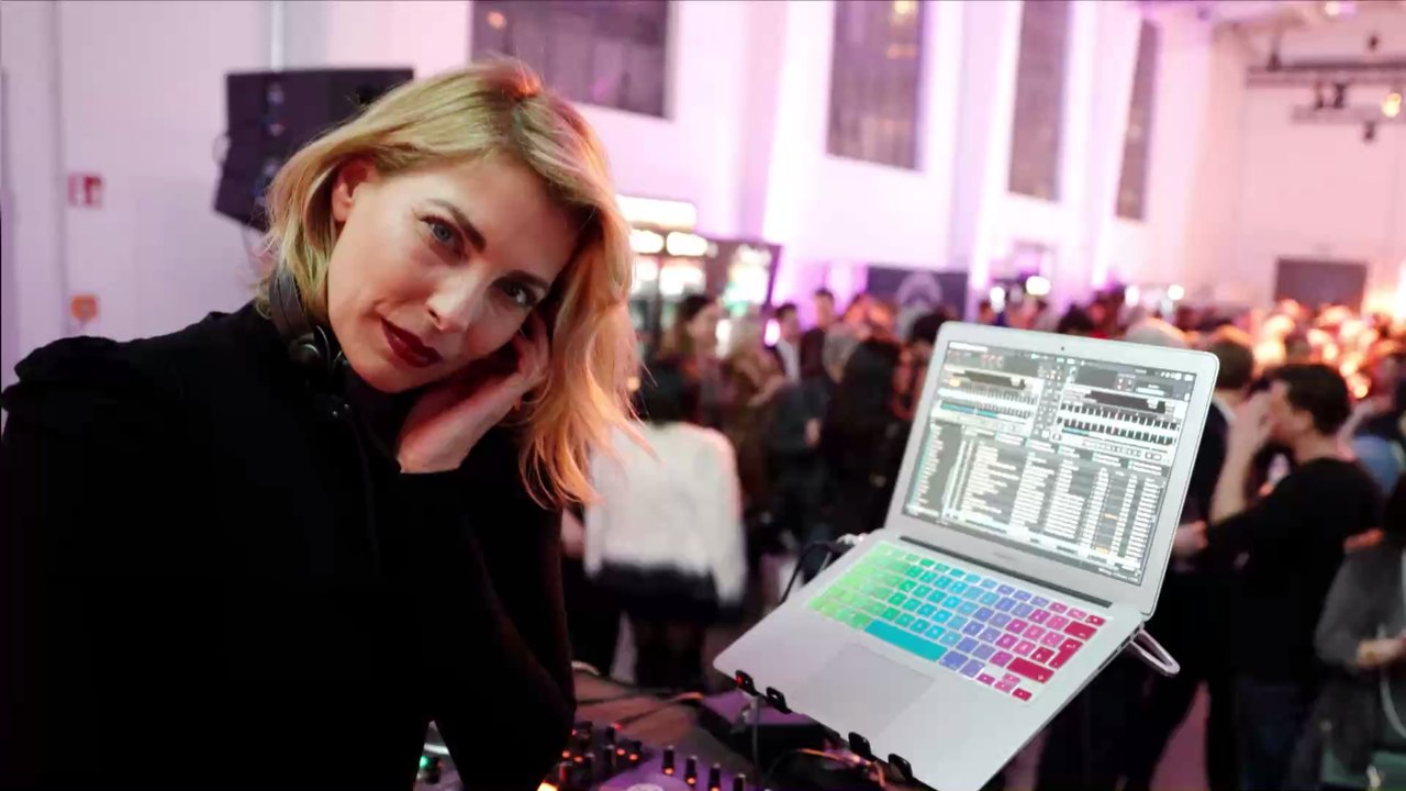 'Mein Einkommen ist auf 0': Giulia Siegel wird beim Jobcenter vorstellig