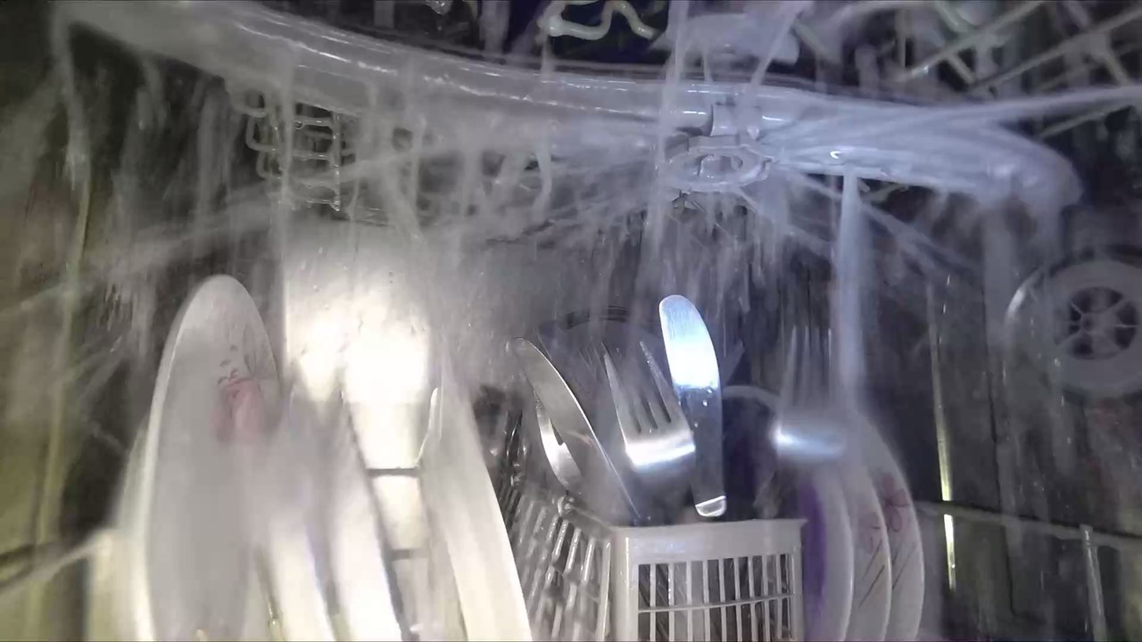 Sauberes Geschirr wie von Zauberhand: Tipps für die Wahl der richtigen Spülmaschine